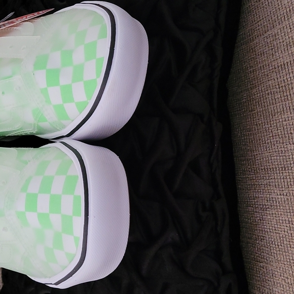 VANS NEON CHECKERED COMFY CUSH LACE UP SNEAKERS - Picture 7 of 14